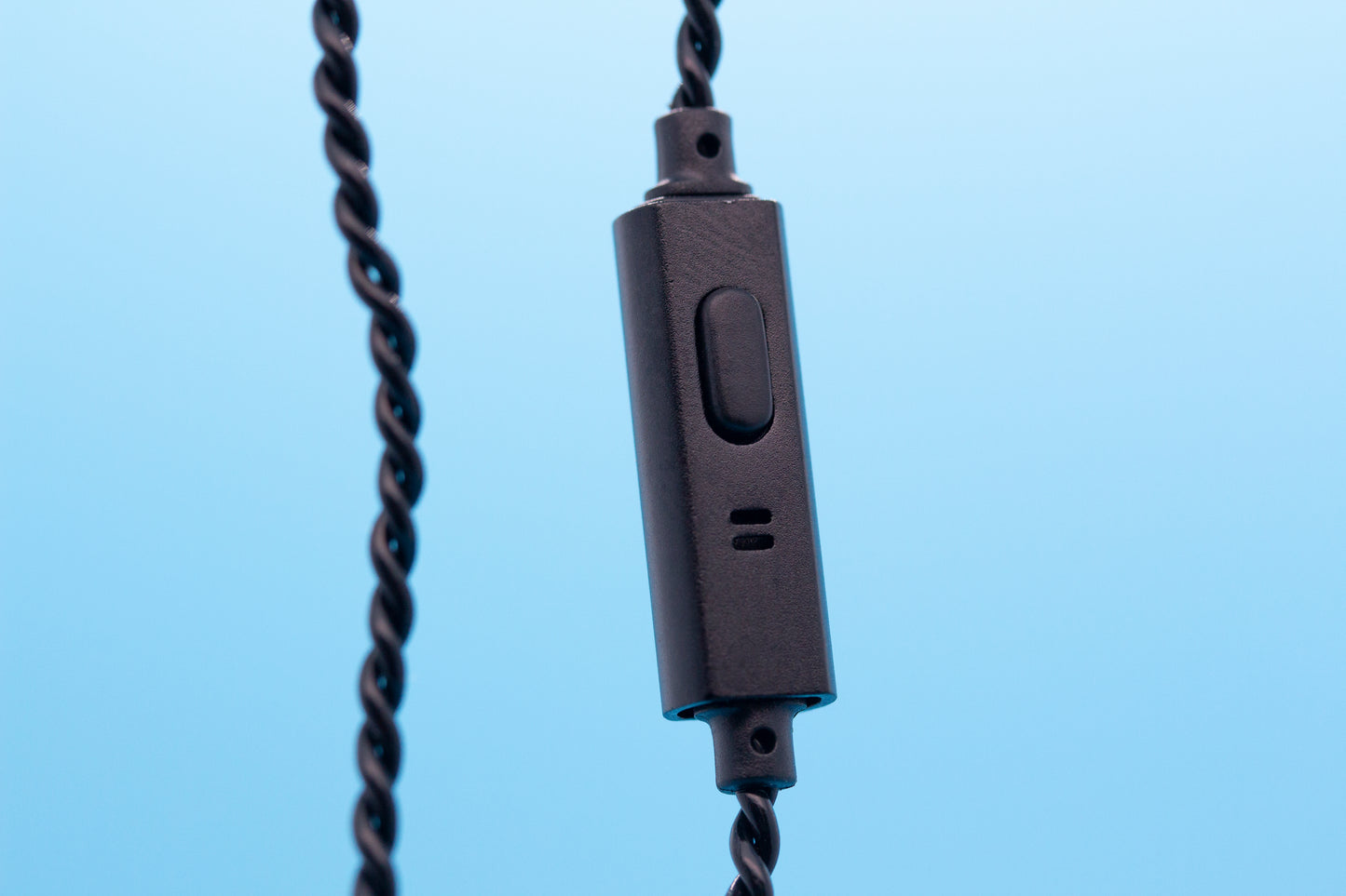 TRN A1 : Câble 4 coeurs / 3.5mm / 2pin 0.75mm / Avec micro