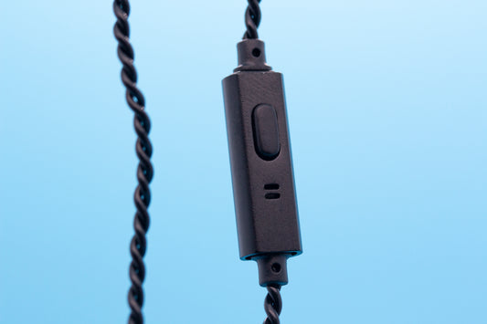 TRN A1 :  Câble 4 coeurs / 3.5mm / 2pin 0.75mm / Avec micro