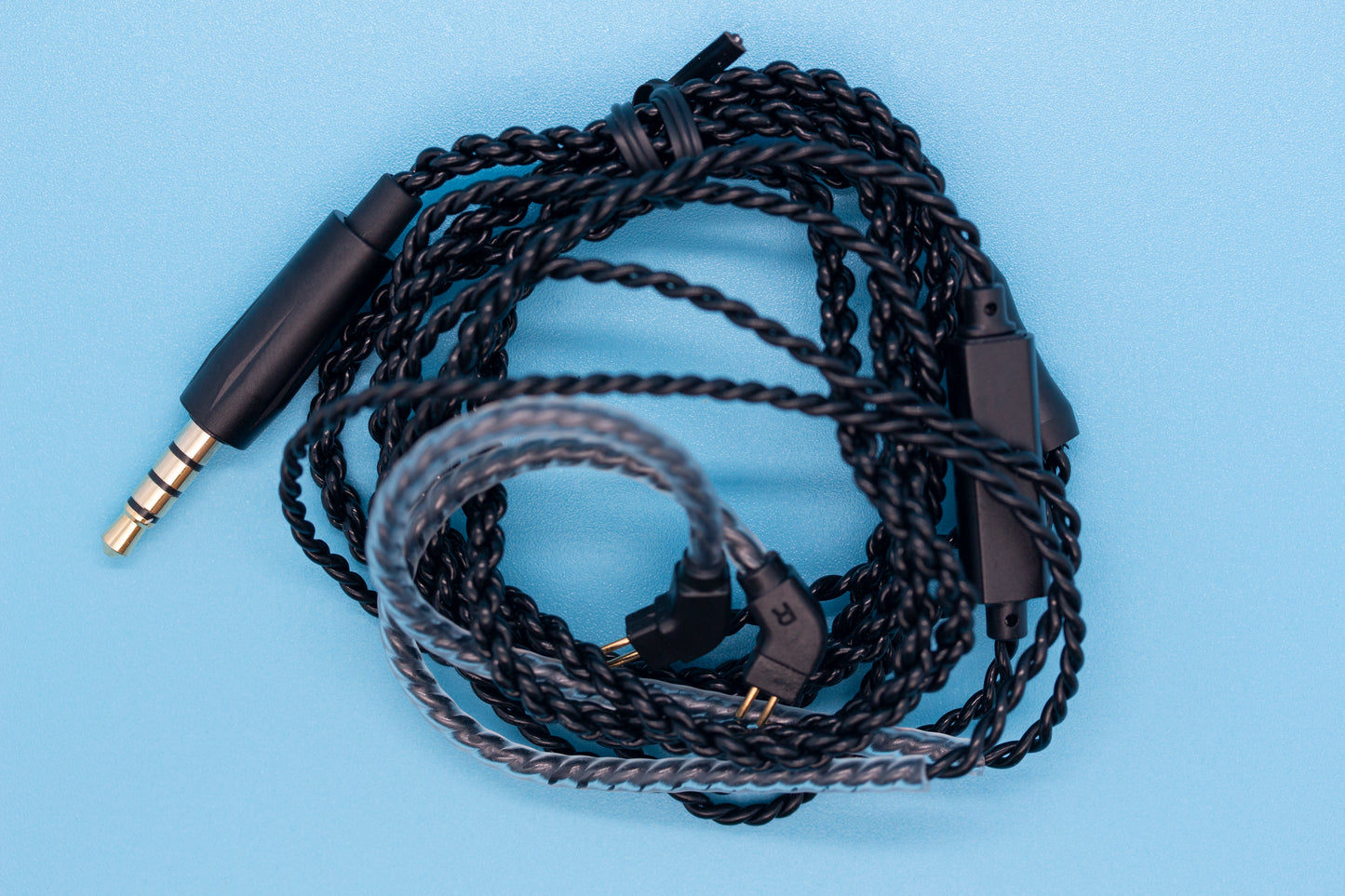 TRN A1 : Câble 4 coeurs / 3.5mm / 2pin 0.75mm / Avec micro